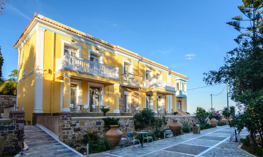 Sakız Adası'nda nerede kalınır